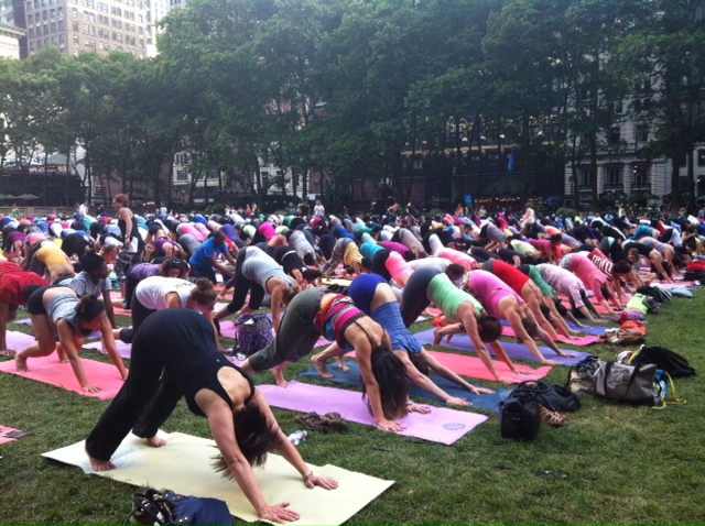 Bryant Park'ta herkese açık yoga